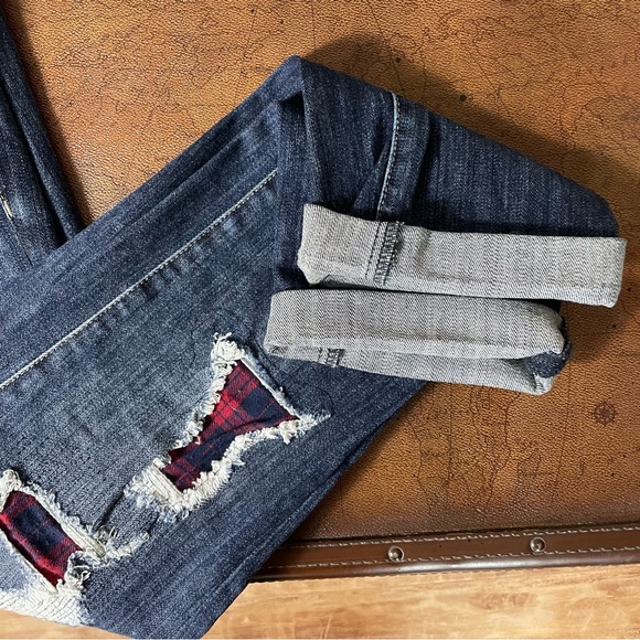 Torrid Boyfriend Ankle Stretch Mid-Rise Jean. - Picture 3 of 11